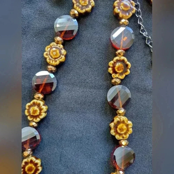 Bohemian Beaded floral and amber necklace earrings set - Picture 3 of 4